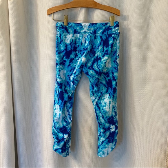 Tie Dye Blue and White 3/4 length leggings - Picture 2 of 6